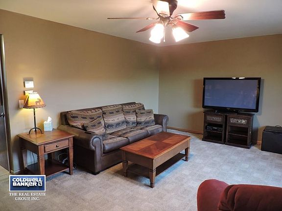 Spacious Living room!