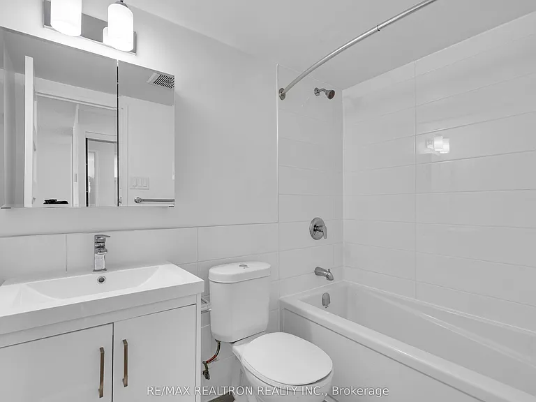 33 Isabella St #311 — Photo 10