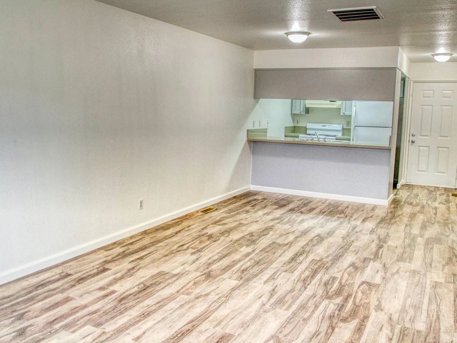 2 bed, 800 sqft, $1,295 — Photo 4