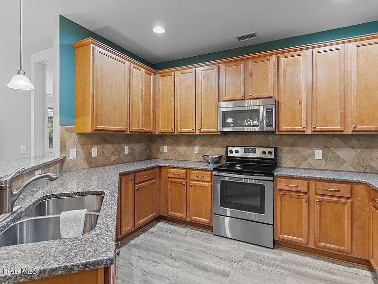 2537 Saint James Dr SE #102 — Photo 12