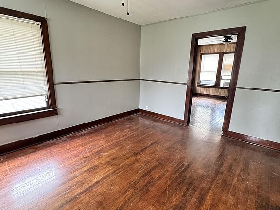 4th image of 2820 Avenue G
