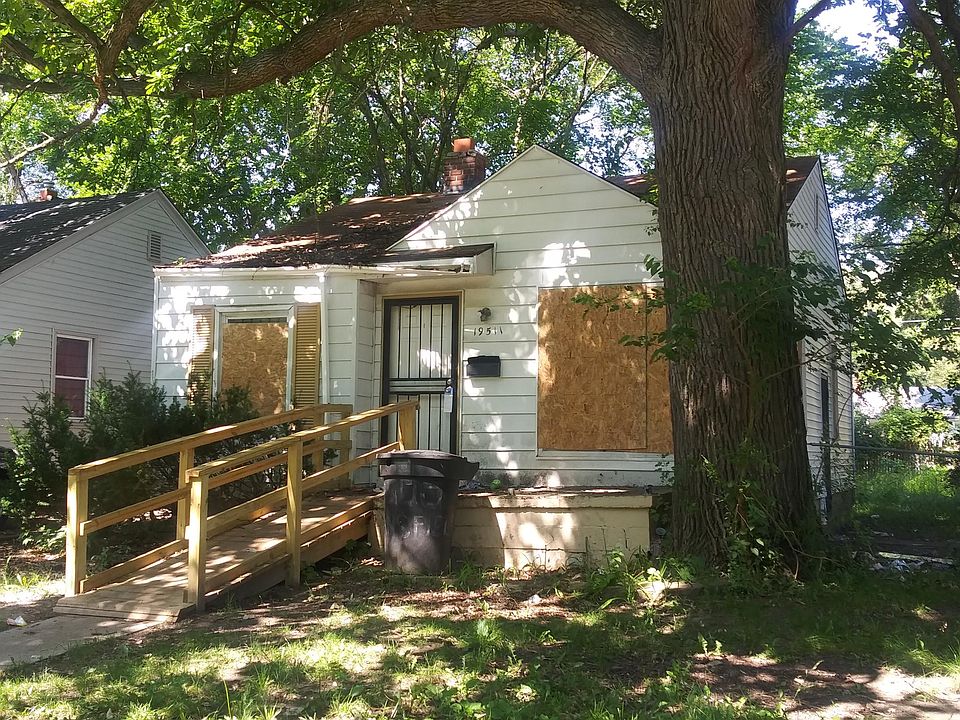 1st image of 19511 Biltmore St