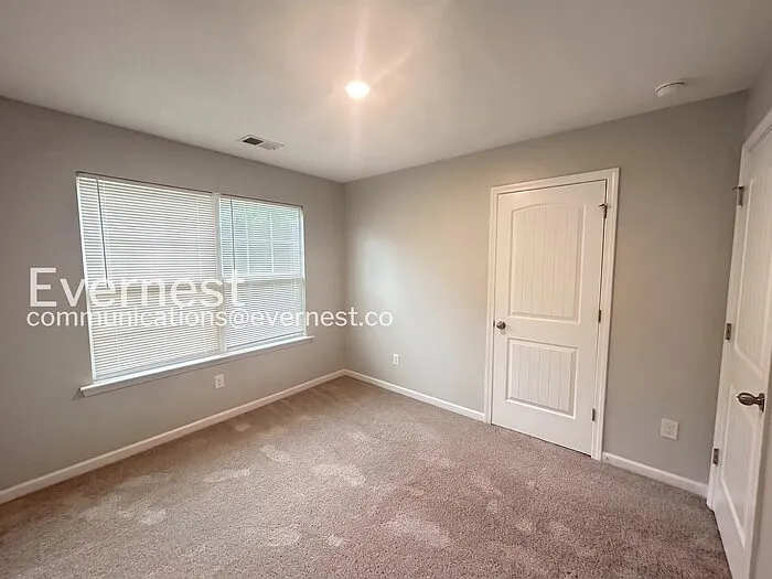 5298 Hanover St — Photo 12