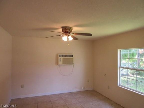 2nd image of 2047 Waltman St