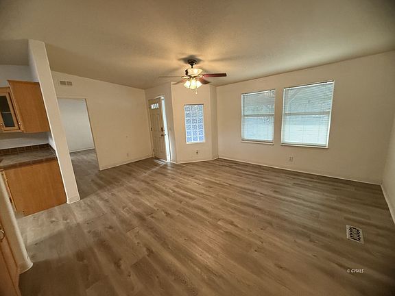 5th image of 74 Caddy Ln