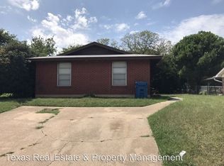 104 Pine St APT B, Keene, TX 76059