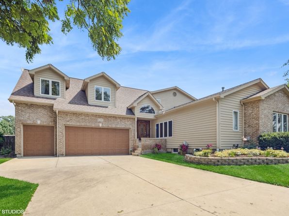 Willowbrook IL Real Estate - Willowbrook IL Homes For Sale | Zillow