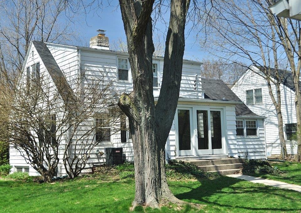 2nd image of 254 Kensington Dr