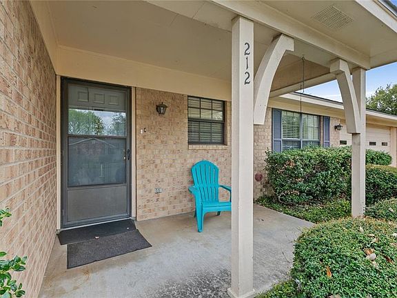 4th image of 212 Dakota Dr