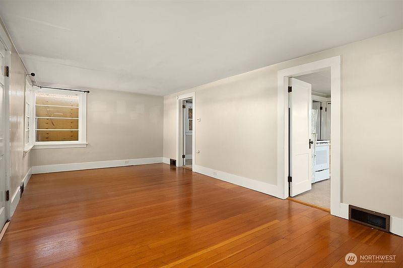 4th image of 943 N 103rd Street