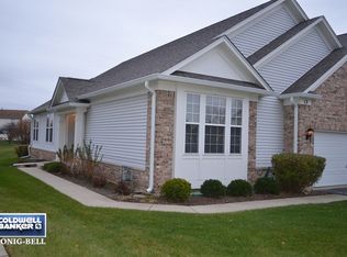 13 Tiverton Ct, Algonquin, IL 60102