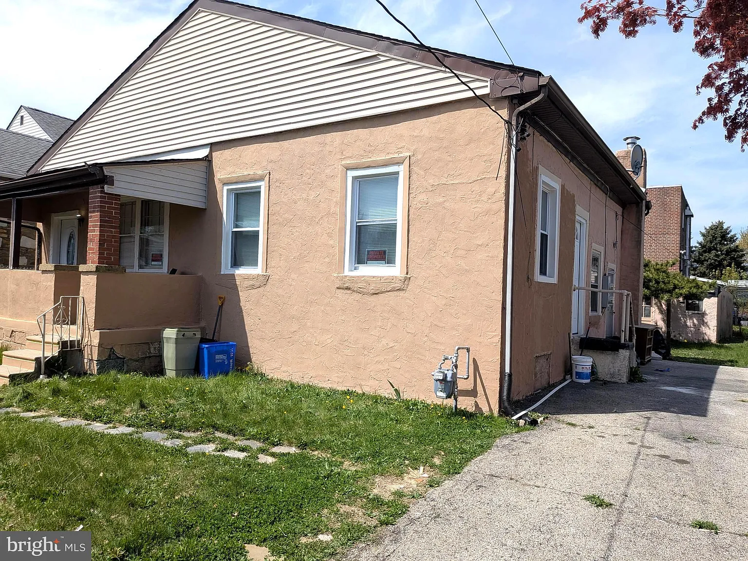 3 bed, 1.0 bath, 1080 sqft, $2,500 — Photo 4