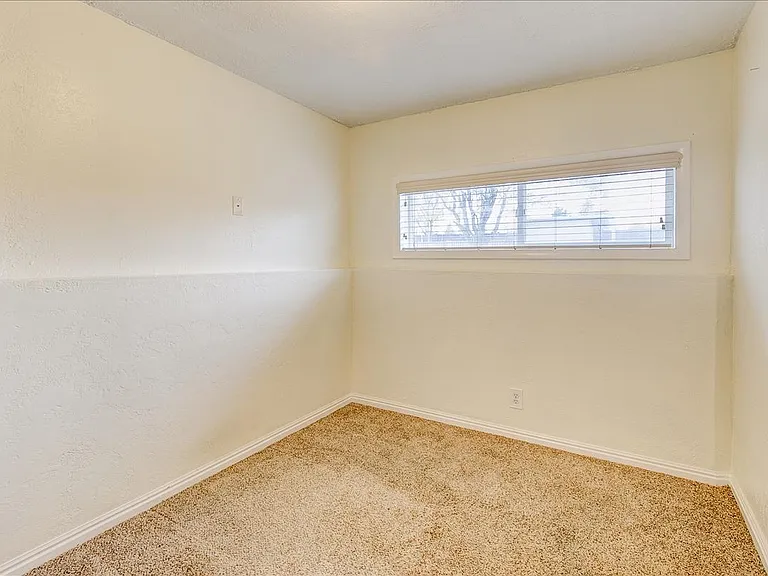 3314 S Meadowlark Dr — Photo 8