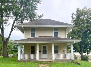 305 E Monroe St, Mount Ayr, IA 50854