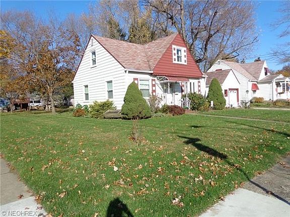2nd image of 809 Curtis Ave