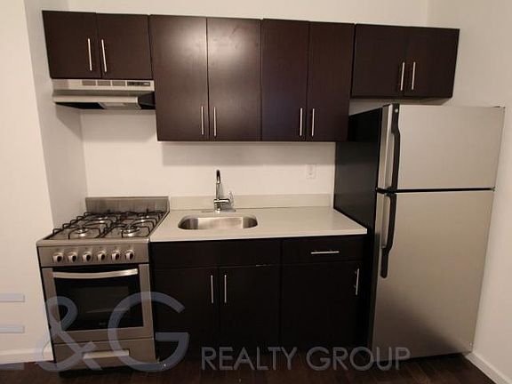 4th image of 152 Sherman Ave APT 8