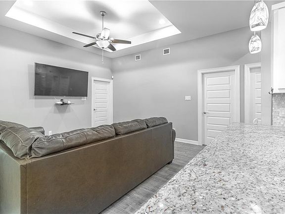 4th image of 1203 Grandeur Dr