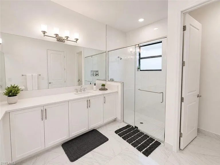 20202 Ainsley St — Photo 11