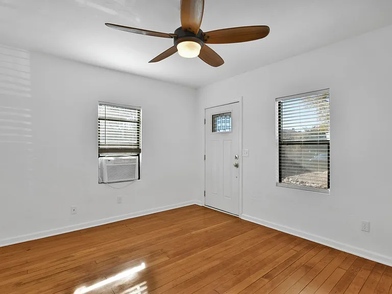 325 S Alarcon St — Photo 12