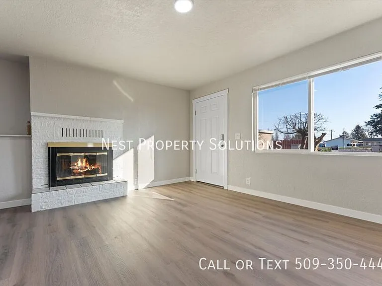 4460 Circle Pl NE #2 — Photo 2