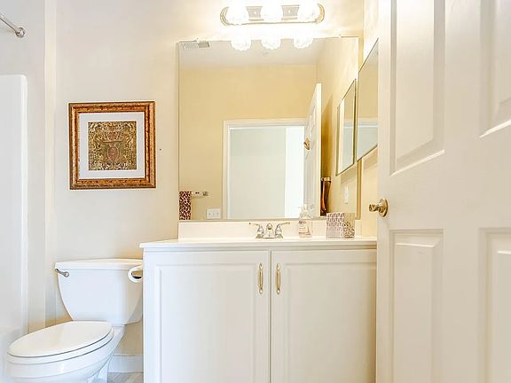 5th image of 1543 Nicklaus Dr #B