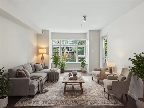 7337 Macpherson Ave #209, Burnaby, BC V5J 0A9