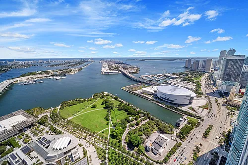 1100 Biscayne Blvd #5802 Photo 1
