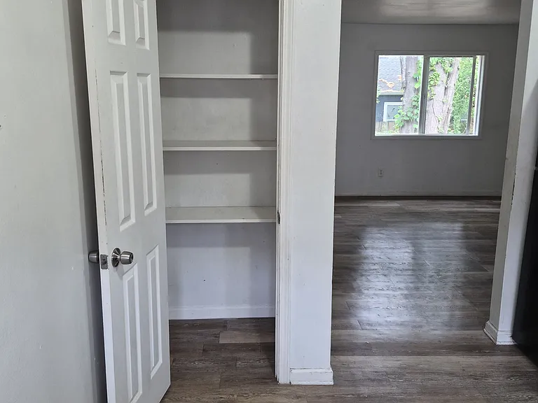 1277 Greenwich St SW #3 — Photo 5
