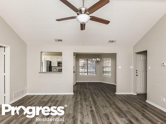 4th image of 214 Mesa Wood Dr