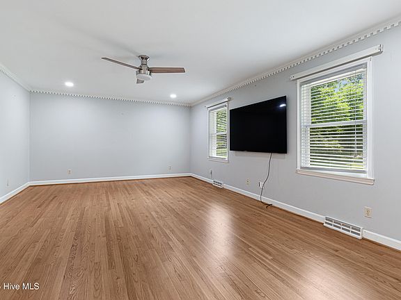 4th image of 5120 Holly Lane