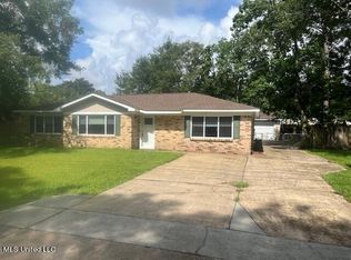 428 Hanley Rd, Ocean Springs, MS 39564