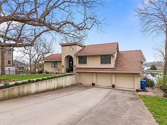 3rd image of 7606 NW Eastside Dr