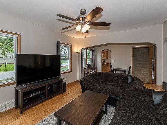 3rd image of 3629 Archer Dr