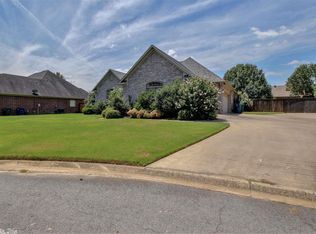 2520 Forest View Dr, Conway, AR 72034