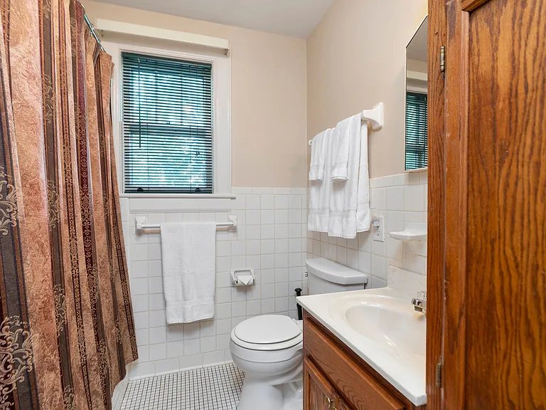 1001 Lyndhurst Rd — Photo 12