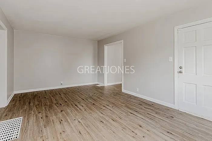 2 bed, 1.0 bath, 950 sqft, $1,285 — Photo 4