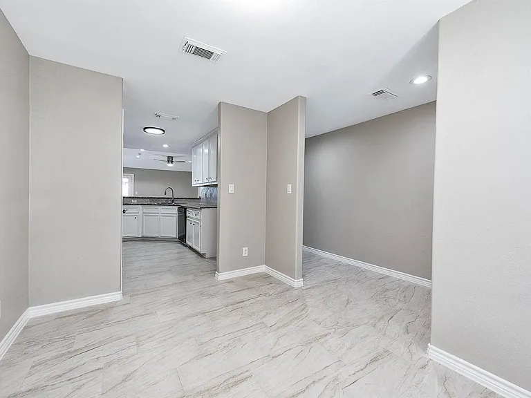 7308 Avenue R — Photo 7