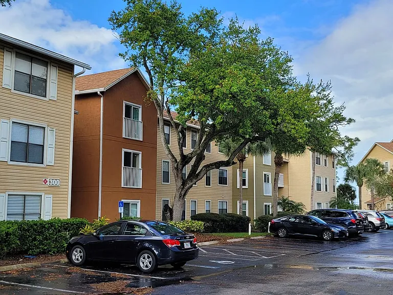 225 S Tropical Trl #319 — Photo 43