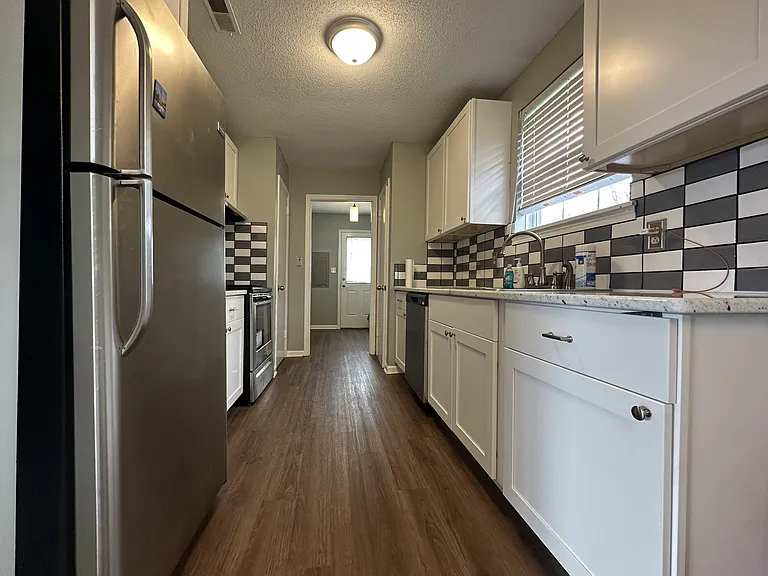 361 Dupuis Dr — Photo 8