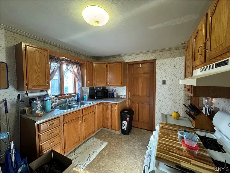 208 E Clark St #1 — Photo 5