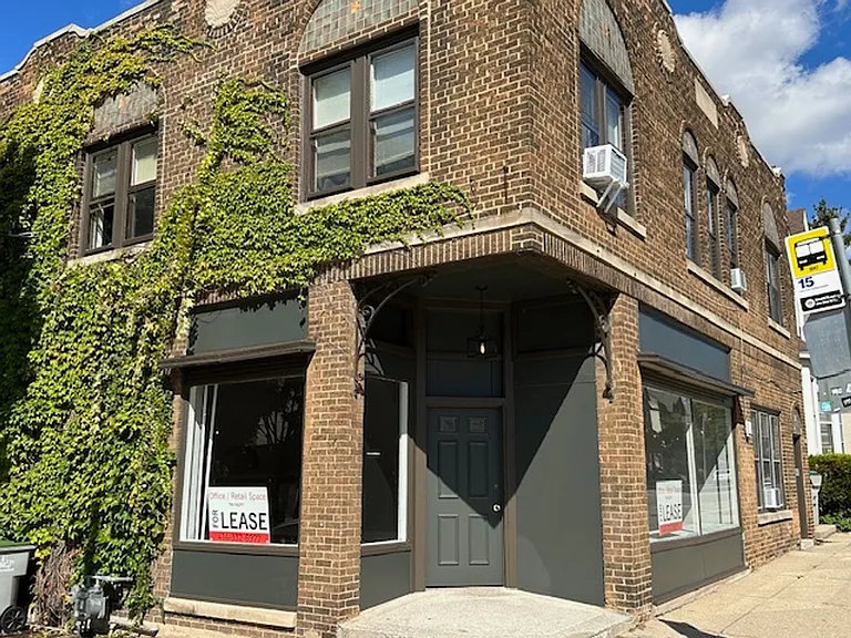 $1085 1 BR, 1 BA Apartment, Heat Included, Free Laundry - 1603 N Van Buren — Photo 14