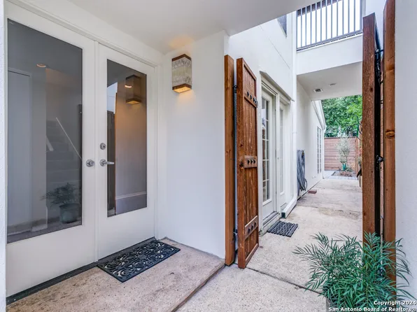 210 GROVE PL, Alamo Heights, TX 78209