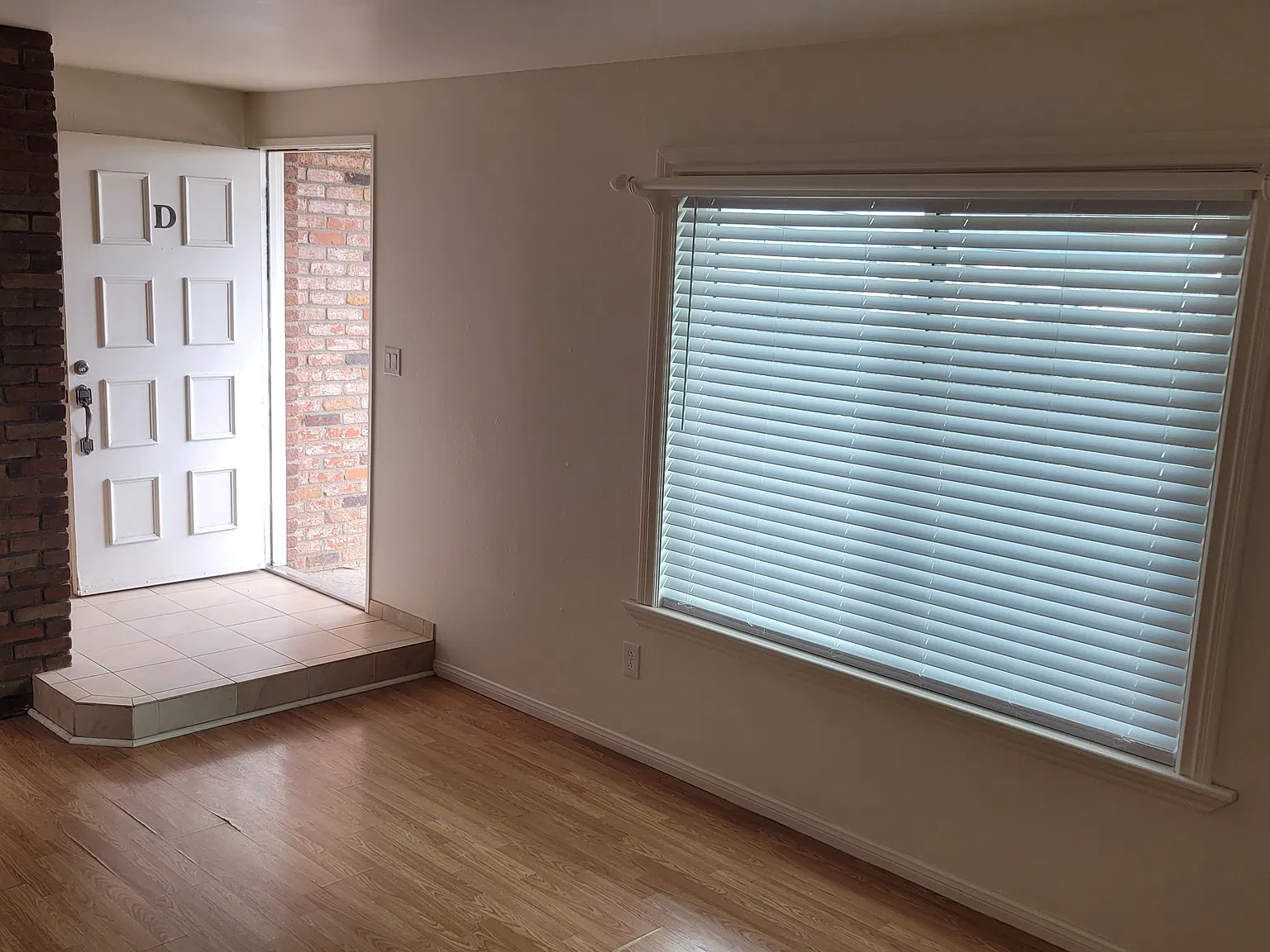 3 bed, 2.5 bath, 1344 sqft, $5,495 — Photo 4