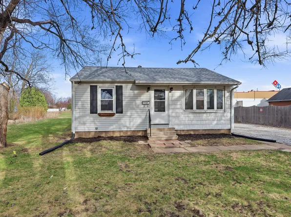 4120 4th St, East Moline, IL 61244