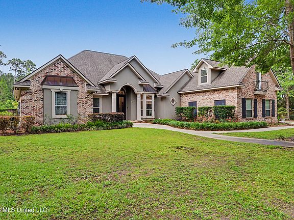 2nd image of 6101 Olde Oakview