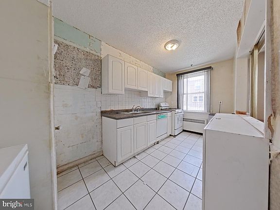 4th image of 7529 Rugby St