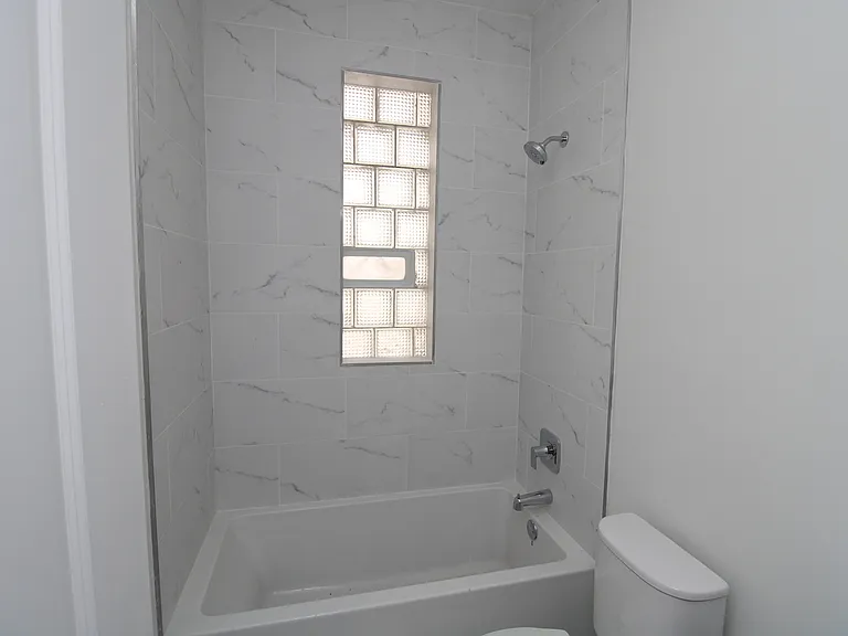 1544 N Bosworth Ave #2F — Photo 9