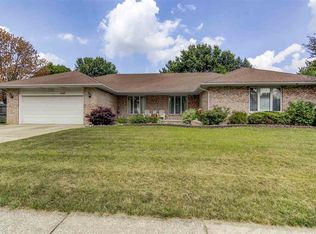 216 Prestwick Rd, Springfield, IL 62702