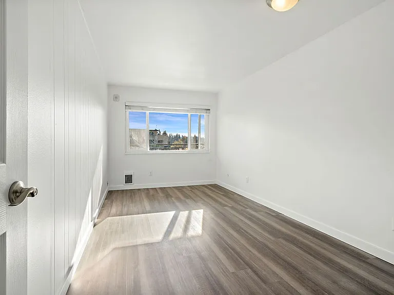 Boulevard 99 Apartments — Photo 12