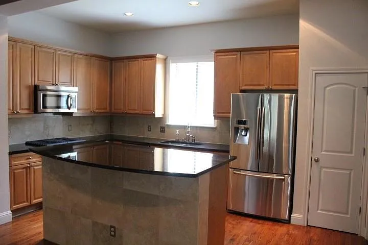 4230 Travis St #8 — Photo 10